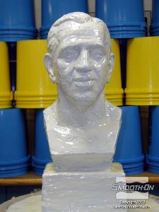 לחיצה להגדלת תמונה לפני מריחה שכבה נוספת יש לחכות שהתבנית היא Takcy כלומר דביקה ובמגע עם האצבע האצבע לא מתלכלכת. רק אז ניתן להמשיך לשיכבת הביניים.  אפשר לבדוק את הסיליקון לאחר חצי שעה.