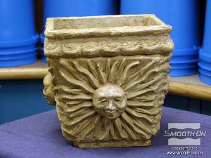 לחיצה להגדלת תמונה המודל המקורי הוא כד מפורט מבטון.