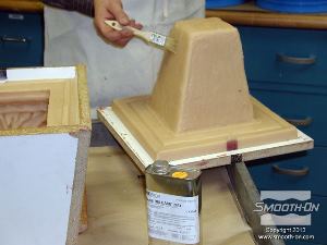 לחיצה להגדלת תמונה מורחים על כל משטחי הליבה חומר הפרדה Ease Release 2831.