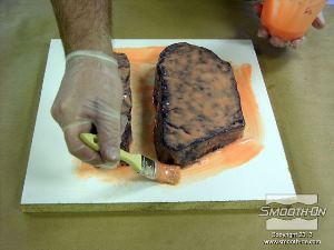 לחיצה להגדלת תמונה יש לכסות את כל המודל בסיליקון RTV למריחה כולל מריחת 