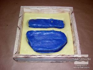 לחיצה להגדלת תמונה יש לזכור כי זמן העבודה הוא קצר מאוד- כדקה אין להתמהמה בין ערבוב החומר ליציקתו.