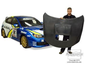 לחיצה להגדלת תמונה מכסה המנוע מהחומר המרוכב. יוצר ע