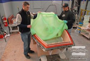 לחיצה להגדלת תמונה נותנים לכל השכבות להתמצק. השקית שמתקבלת היא חזקה, עמידה ויציבה מימדית.