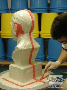 לחיצה להגדלת תמונה יש ליישם את הפוליאוריטן הסמיך גם על משטח העבודה 