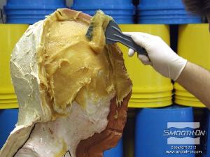 לחיצה להגדלת תמונה מערבבים את הPlast Paste ומורחים אותו על פני חלק זה. 