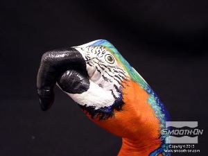 לחיצה להגדלת תמונה צריך להביט פעמיים בתמונה כדי להבחין שהתוכי הוא בעצם יד.