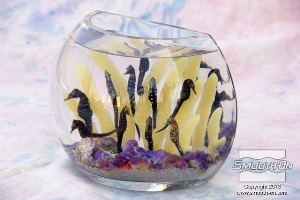 לחיצה להגדלת תמונה לאחר ש סיליקון שקוף כמו מים Encapso® K מתמצק, ניתן להנות מהתצוגה לזמן רב, לתת אותה כמתנה או למכור אותה ברווח.