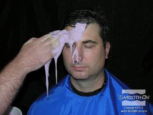 לחיצה להגדלת תמונה מורחים את הAlga-Safe, מלמעלה למטה.