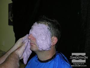 לחיצה להגדלת תמונה ניתן לעבוד עם הAlga-Safe במשך 8 דקות, כך שיש מספיק זמן למרוח את כל האזורי הפנים.