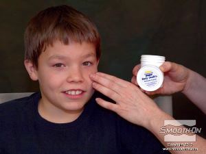 לחיצה להגדלת תמונה למרות שהBody Double אינו נדבק לעור הוא עלול 