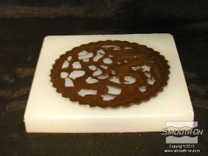 לחיצה להגדלת תמונה מניחים לשרף להתמצק במשך 30 דקות.