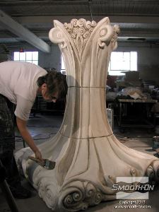 לחיצה להגדלת תמונה לאחר שהפריימר מתייבש מספיק, צובעים את הפרטים במודל.