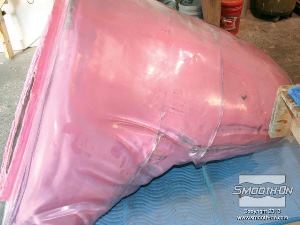 לחיצה להגדלת תמונה תבנית הליבה של גוף הפסל, גם עשויה מסיליקון Mold Max® 30 .