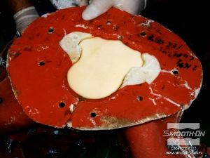 לחיצה להגדלת תמונה לאחר שיוצקים את הגולגולת מניחים לפוליאוריתן קשיח Smooth-Cast® 320 להתמצק לגמרי במשך 45-60 דקות.