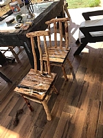 פינת אוכל מושקעת ביותר עם 53 ליטר של ציפוי אפוקסי קריסטלי