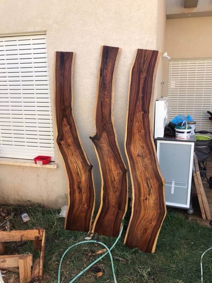 פינת אוכל מושקעת ביותר עם 53 ליטר של ציפוי אפוקסי קריסטלי