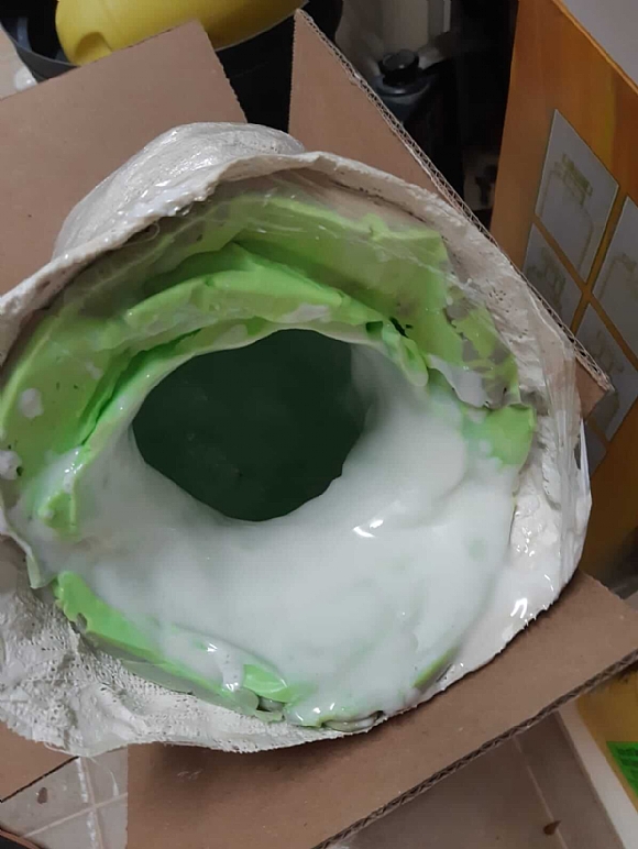 לחיצה להגדלת תמונה מורן השתמש ב Body double silk ליצירת תבנית ראש ולאחר מכן יצק  Smooth Cast 65D