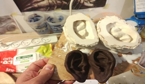 לחיצה להגדלת תמונה דיוקן קוף מרשים בהשארת הסרט 