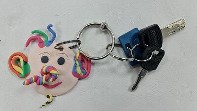 פיסול עם חימר פולימרי למחזיק מפתחות