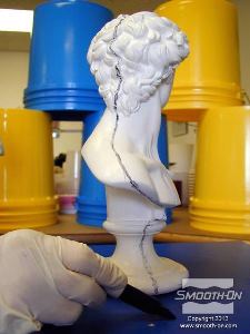 לחיצה להגדלת תמונה הקווים גם עוזרים בזיהוי המיקום בו יש לחתוך את תבנית ה גומי למריחה.