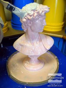 לחיצה להגדלת תמונה מודדים ומערבבים את שכבת הפוליאוריתן למריחה Brush-On השניה.