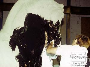 לחיצה להגדלת תמונה מקפידים למלא את כל הפרטים העמוקים במודל בגומי פוליסולפיד FMC®-200, במקרה זה במיוחד ברעמת הסוס.