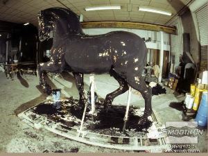 לחיצה להגדלת תמונה מניחים לשכבה הראשונה להפוך לדביקה (Tacky) לפני שמורחים שכבה נוספת.