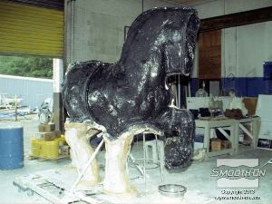 לחיצה להגדלת תמונה מכינים בעדינות מעיל תמיכה מגבס עבור תבנית הגומי פוליסולפיד FMC®-200.