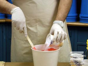 לחיצה להגדלת תמונה מוסיפים את מסמיך הTASK 11 בהדרגתיות, עד שמתקבלת הצמיגות הרצוייה.