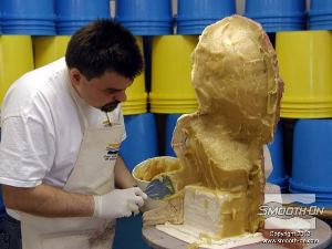 לחיצה להגדלת תמונה יוצרים שכבה של פוליאוריתן Plasti-paste בעובי שלפחות 1 ס