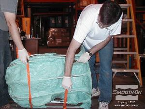 לחיצה להגדלת תמונה סוגרים את חצאי התבנית ומעיל התמיכה בעזרת רצועות.