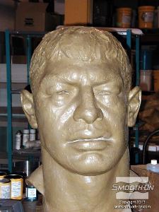 לחיצה להגדלת תמונה היציקה הגמורה נראית כאילו היא עשוייה מפליז אך היא קלה וזולה בהרבה מאשר יציקת פליז אמיתית.