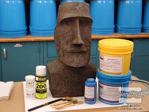 לחיצה להגדלת תמונה מכינים את כל החומרים הדרושים לתהליך. המודל המקורי עשוי מפלסטיק קשיח.