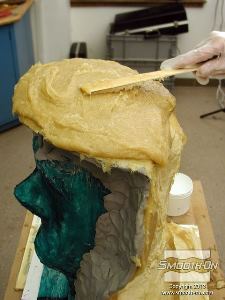 לחיצה להגדלת תמונה לפוליאוריטן Plasti-Paste יש זמן עבודה קצר יחסית (כ-10 דקות). מומלץ להכין כל פעם מנה קטנה יחסית של החומר ולמרוח, בניגוד להכנת מנה אחת גדולה.