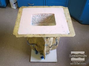 לחיצה להגדלת תמונה חלל התבנית המוכן ליציקה. במקרה זה החומר בו משתמשים הוא  פוליאוריתן מוקצף גמיש FlexFoam-iT® X, כדי ליצור העתק קל מאוד של המודל המקורי.