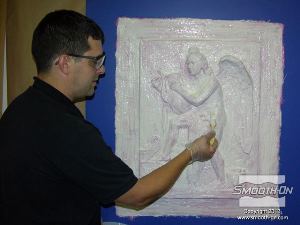 לחיצה להגדלת תמונה מורחים את כל המודל ב שכבת סיליקון Mold Max® Stroke השניה ומעבים את הפלאנג'.