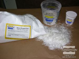 לחיצה להגדלת תמונה משתמשים בסיבי זכוכית קצוצים Matrix® Chopped Glass של חברת Smooth-On. חומר זה מצויין כדי לחזק וולשפר מאוד את עמידת יציקת הגבס מחוזק פולימר duoMatrix® NEO.