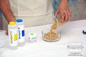 לחיצה להגדלת תמונה מכינים את הפרופ ואת החומרים.