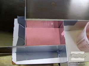 לחיצה להגדלת תמונה מניחים לסיליקון Smooth-Sil 940 להתמצק במשך 24 שעות.