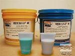 מודדים את שני החלקים של סיליקון  למריחה Rebound 40. יחס הערבוב הוא 1:1 לפי נפח.
