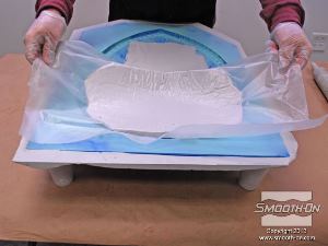 לחיצה להגדלת תמונה מניחים כל חתיכה על התבנית כך שיש חפיפה בין חתיכות שכנות.