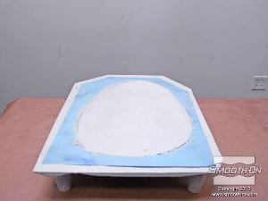 לחיצה להגדלת תמונה מניחים ליציקה להתמצק במשך הלילה.