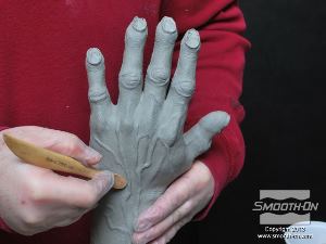 לחיצה להגדלת תמונה בצק האפוקסי ההמוצק מציג פרטים ומרקם מצויינים.