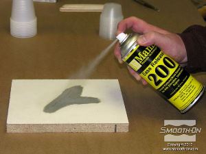 לחיצה להגדלת תמונה מרססים על כל המשטחים חומר הפרדה Ease Release 200.