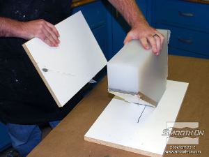 לחיצה להגדלת תמונה מורידים את צידי קופסת התבנית ושומרים את הלוחות.