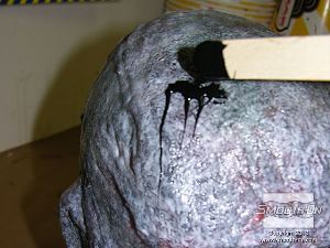 לחיצה להגדלת תמונה משתמשים בסיליקון Dragon Skin® Fast  הצבוע בשחור כדי ליצור 