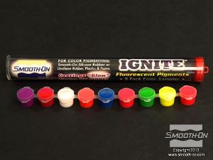 לחיצה להגדלת תמונה כדי לצבוע את הסיליקון EcoFlex® 00-30 משתמשים בפיגמנט פלואורוסנטי Ignite, הזוהר באור אולטרה סגול.