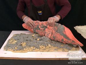 לחיצה להגדלת תמונה מסירים את הסיליקון Rebound המוצק מהחימר וקצף הפוליאוריתן המקורי. משלב זה לא משתמשים יותר בקצף המקורי.