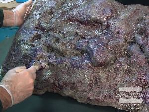 לחיצה להגדלת תמונה ממשיכים לצבוע את קיר הקצף פוליאורתן Foam-iT 5 בעזרת פוליאורתן Smooth-Cast® 327 בצבעים שונים.