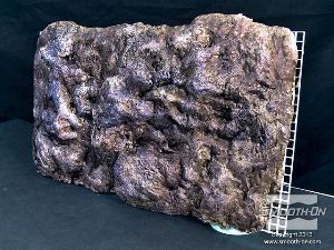 לחיצה להגדלת תמונה קיר הסלע מקצף פוליאוריתן קשיח Foam-iT!®5 מוכן. מסירים את רשת התמיכה מקיר הסלע לפני שמכניסים אותו לאקווריום.